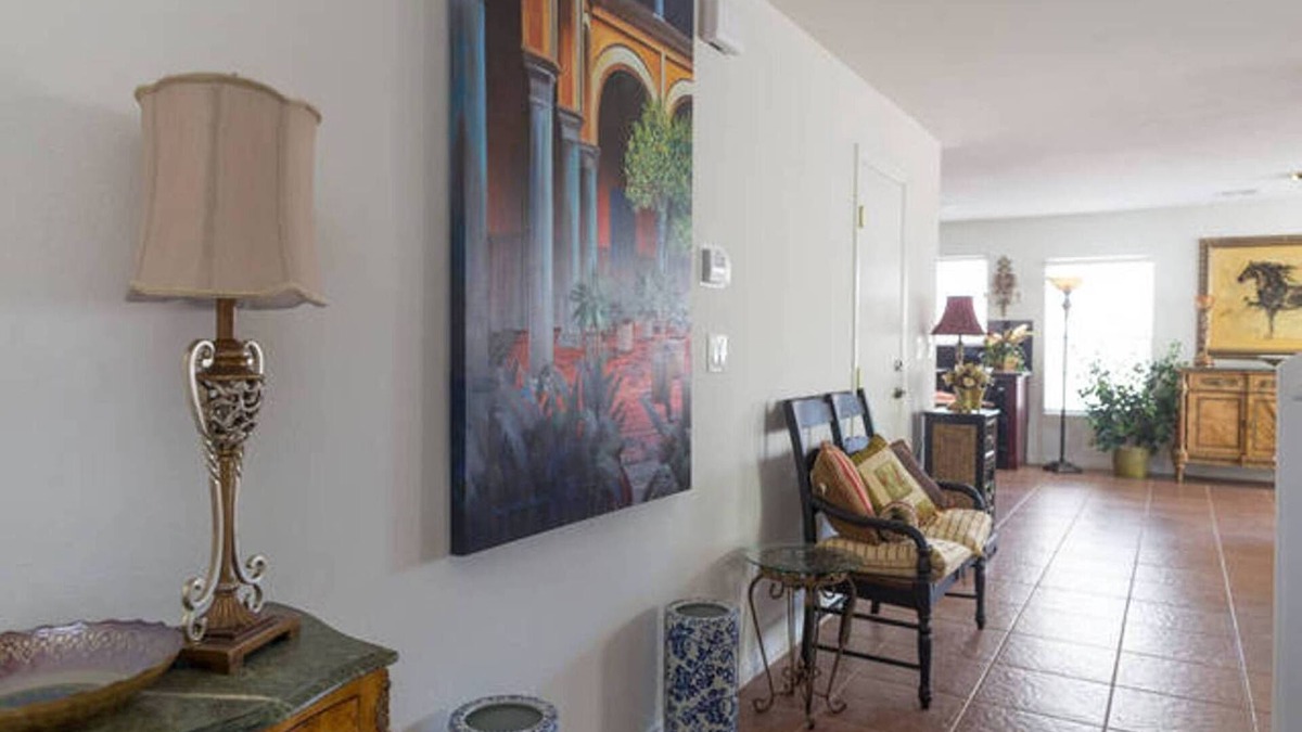 Enterprise House | Stylish retreat, entire 3 bdrm home, 10 mins from the Strip