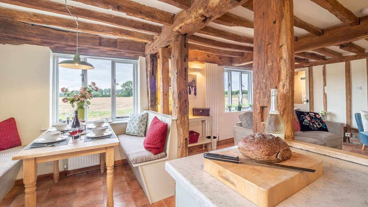 Higham Cottage | Stylish rural cottage with views over fields and the River Stour - The Granary
