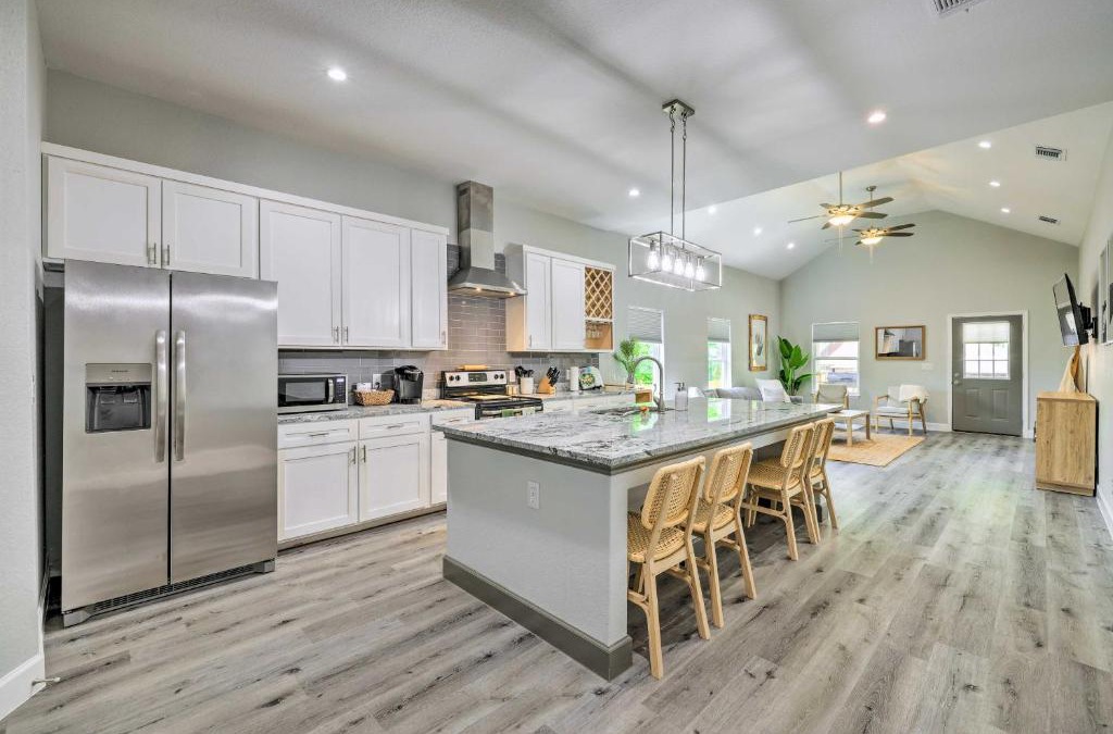Nevada Street House | Stylish San Antonio Hideaway with Cowboy Pool!