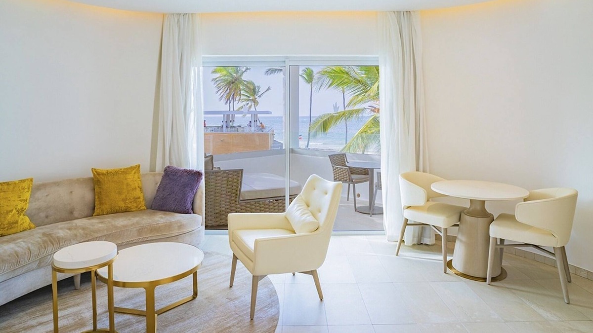 Bavaro Hotel | Stylish Seaside Retreat: Platinum Suite Tranquility at Grand Bavaro Princess