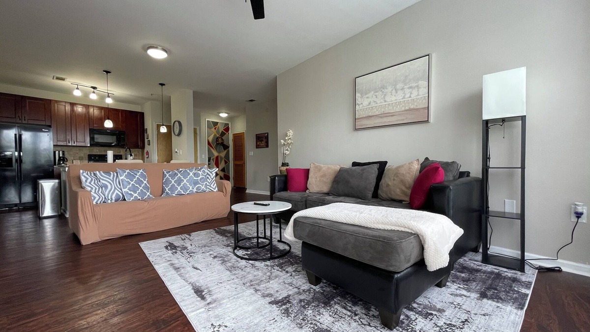 West End Condo | Stylish Sky Lofts Condo in Historic West End