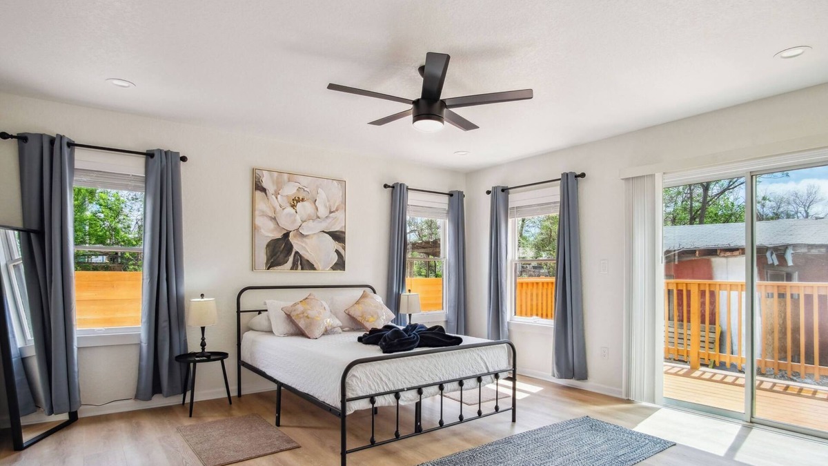 Denver Heights Cottage | Stylish & Spacious Comfort 4br/3ba Downtown Gem!