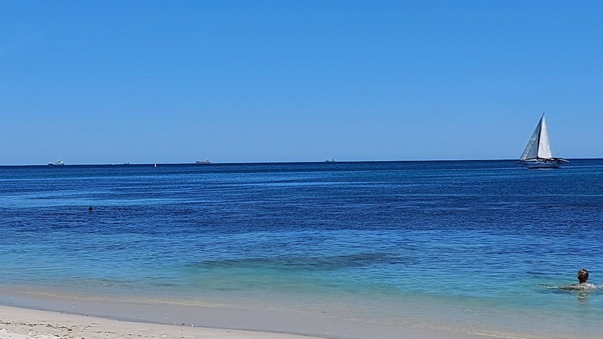 Cottesloe Apartment | Stylish, spacious Cottesloe Apartment with amazing ocean and sunset views