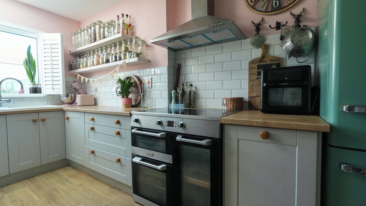 Cork House | Stylish & Spacious Family Home On Edge of City