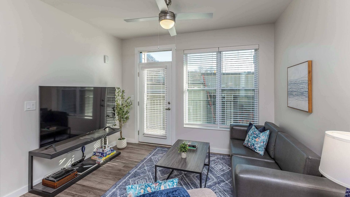 CUF Apartment | Stylish & Spacious Stay Near The Banks!