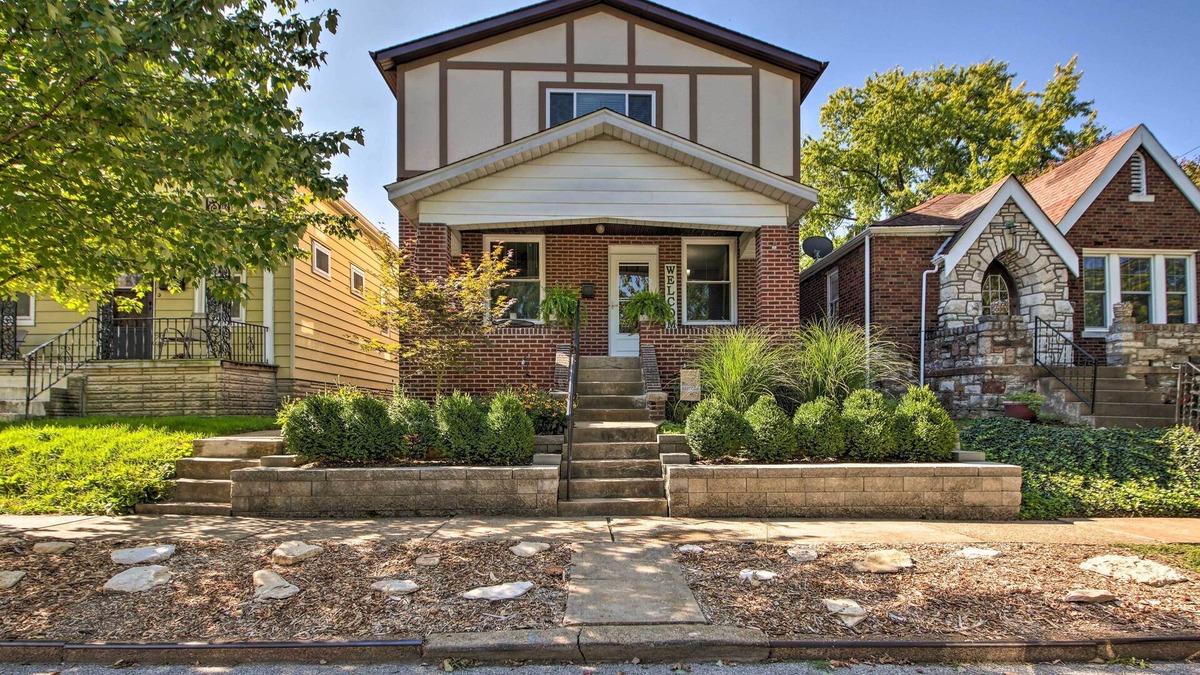 St. Louis House | Stylish St. Louis Retreat w/ Great Location!