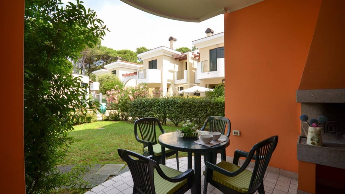 Bibione Pineda Apartment | Stylish Stay in a Poolside Residence