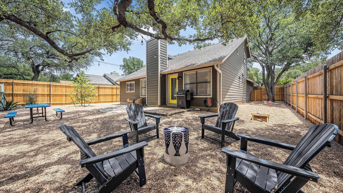 Milwood House | Stylish Stay in North Austin Oasis