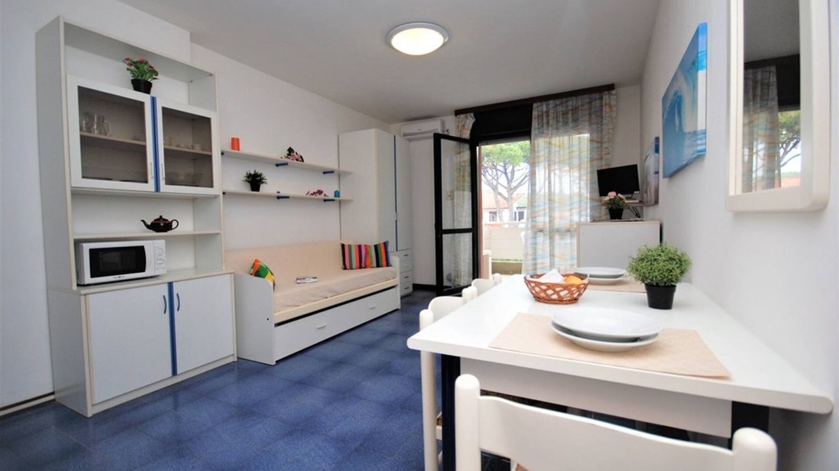 Lignano Riviera Apartment | Stylish studio apartment in pool residence