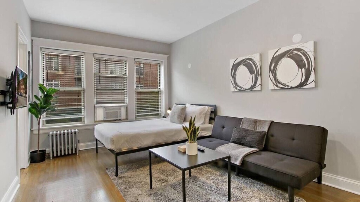 Chicago Apartment | Stylish Studio Apartment in Portage Park