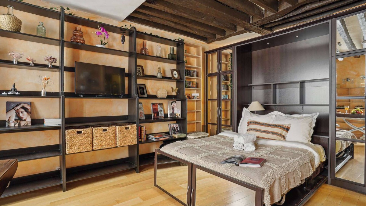 Enfants-Rouges Apartment | Stylish Studio in Marais