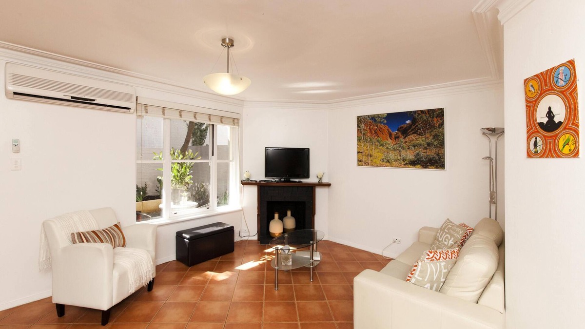 Subiaco Apartment | Stylish Subiaco terrace accommodation