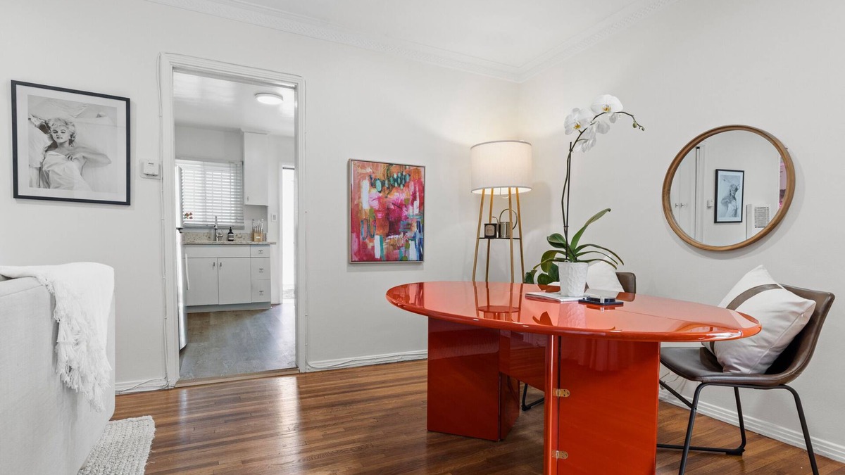 Hollywood Hills West Apartment | Stylish Sunset Stay! Steps away from Sunset Strip!