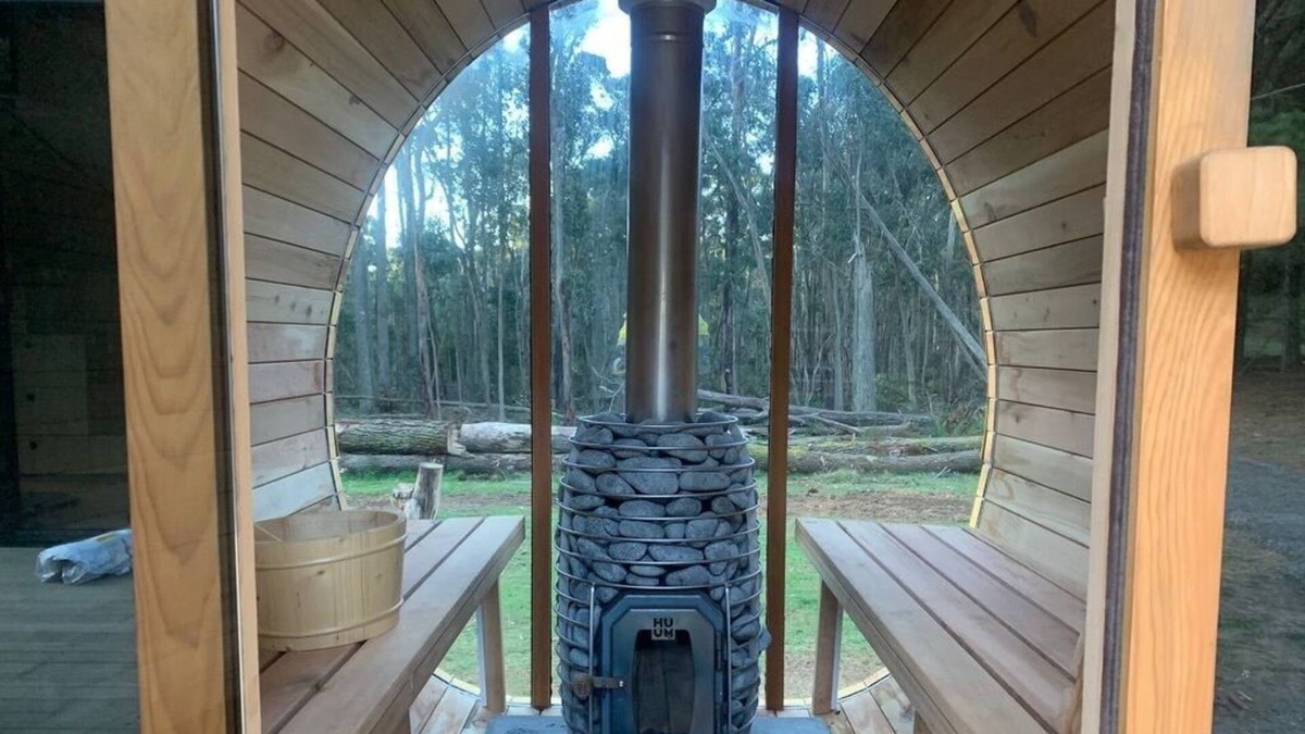 Little Hampton Cabin | Stylish Tiny Home in Trentham with a Luxurious Sauna!