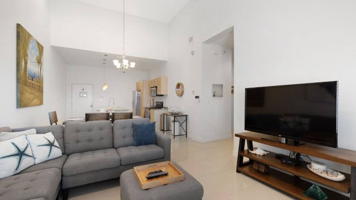 South Padre Island Condo | Stylish Top Floor for Beach Fun and or SpaceX Enthusiast Starship Launches