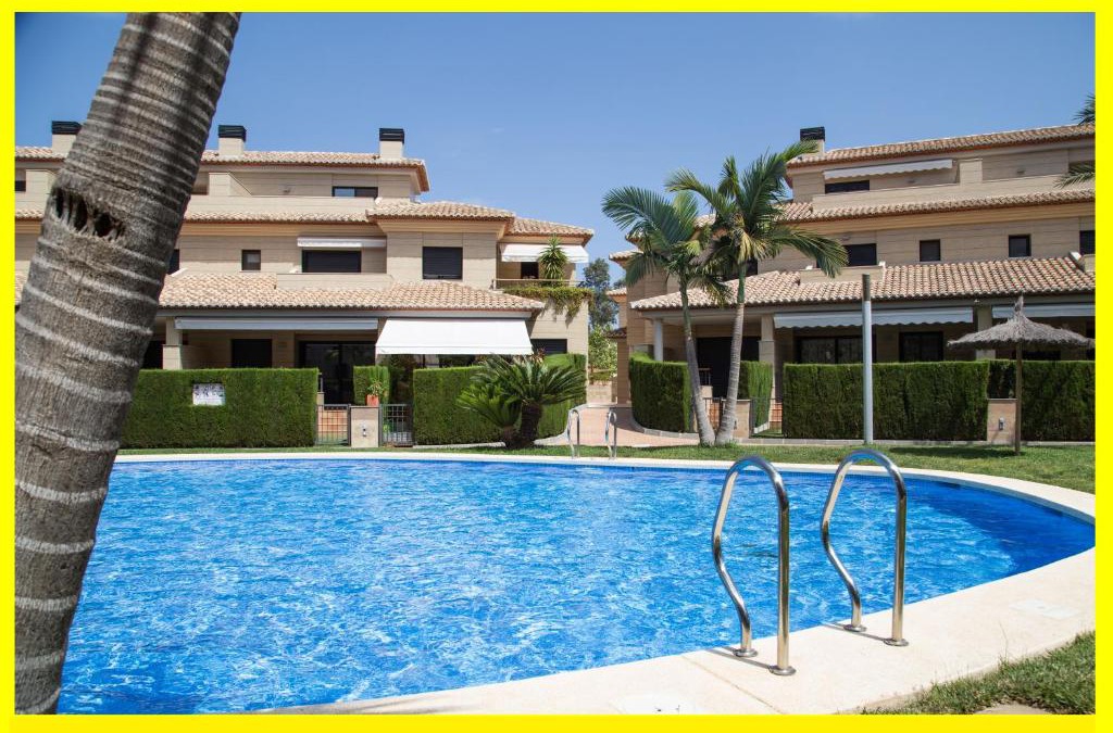 Javea House | Stylish townhouse - RESORT facilities
