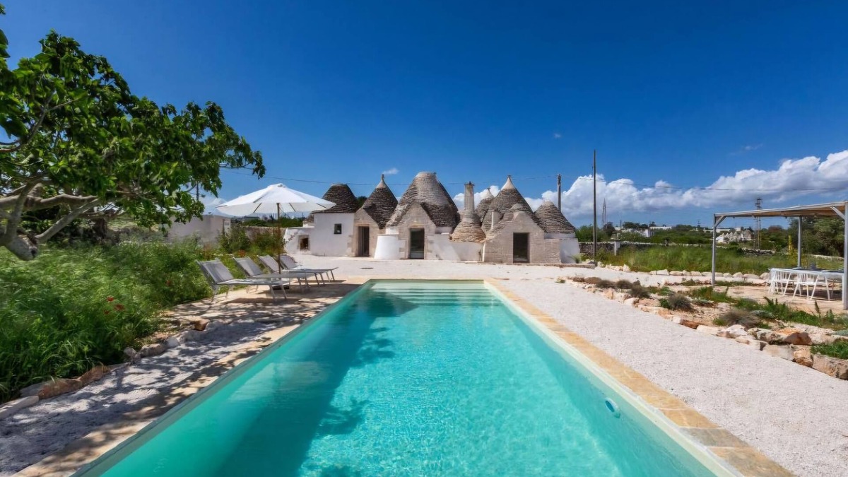 Martina Franca Villa | Stylish Trullo with Pool
