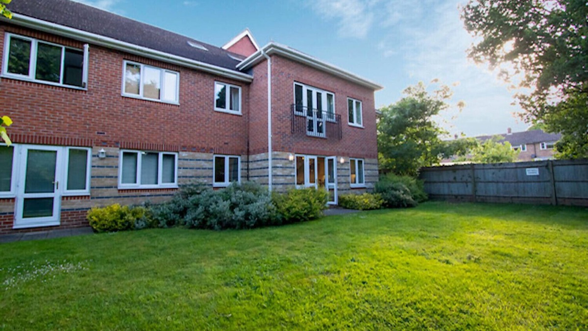 Bracknell Apartment | Stylish Two Bedroom Apartment in Bracknell
