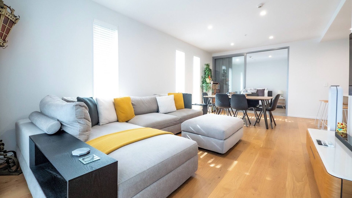 Newton Apartment | Stylish Urban Retreat in the Heart of Grafton