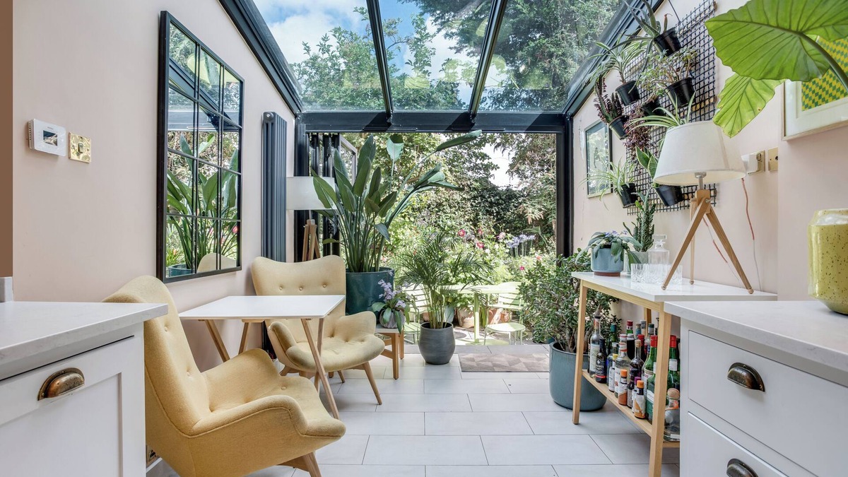 Camberwell House | Stylish Victorian London Terrace House, South London - Excellent transport links