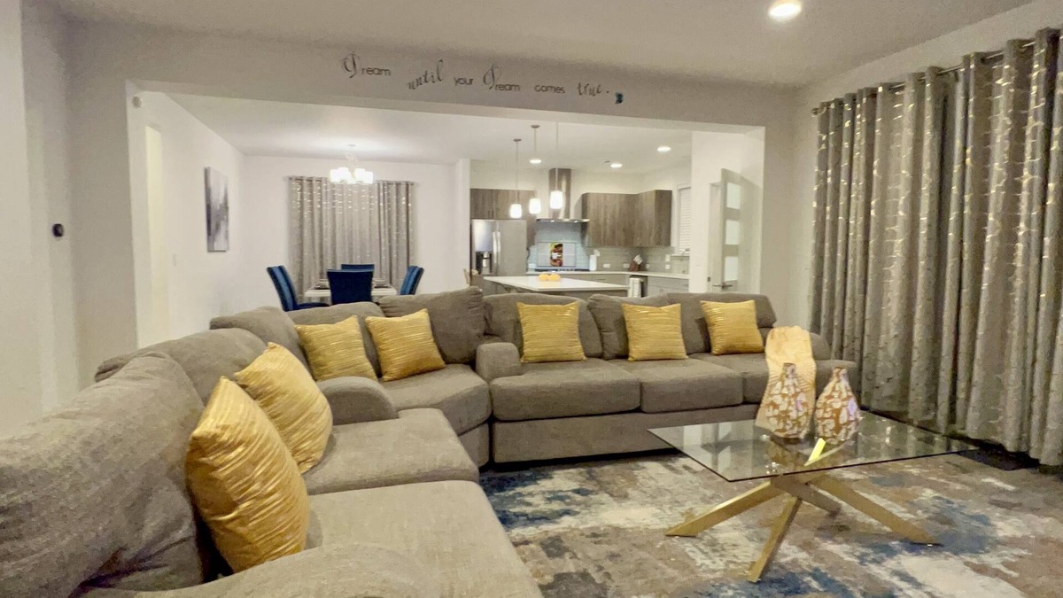 Maple Valley House | Stylish Villa: Newly built graceful house