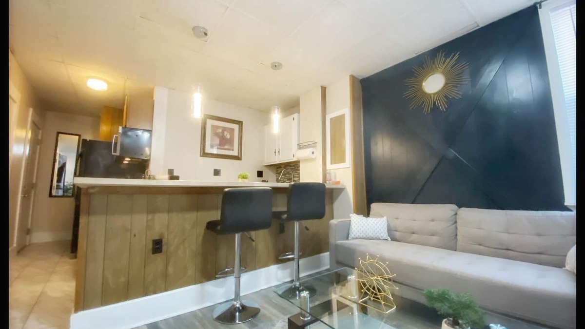 Oakdale Apartment | Stylish walk-in private one bedroom apt