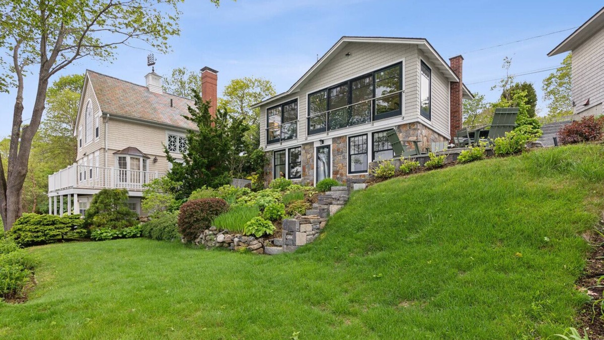 Ogunquit House | Stylish Waterfront Hideaway for 4 | Stunning Views | Walk to Beach & Town