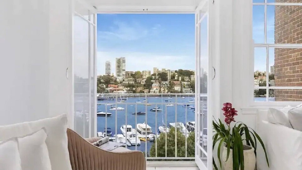 Double Bay Apartment | Stylish, waterfront two bedroom apartment