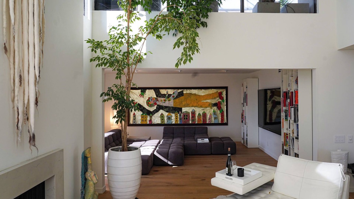 Beverly Hills Apartment | Stylish WEHO Penthouse with roof garden in prime LA Location