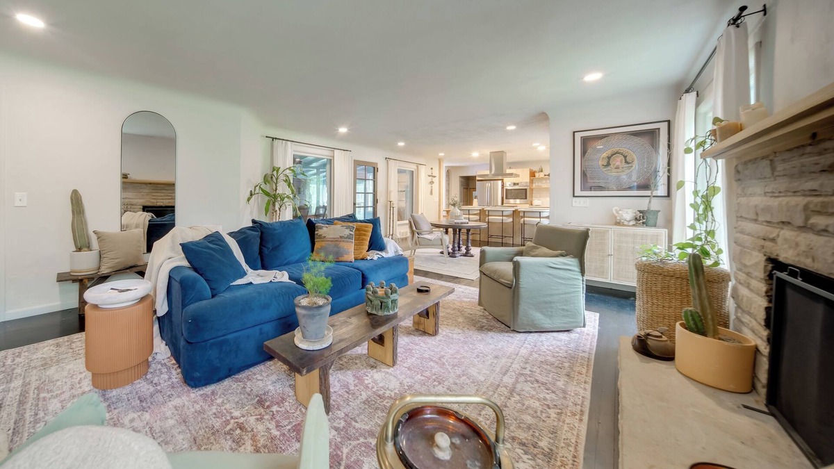 Willoughby House | Stylish Willoughby Hills Retreat w/Fireplace!