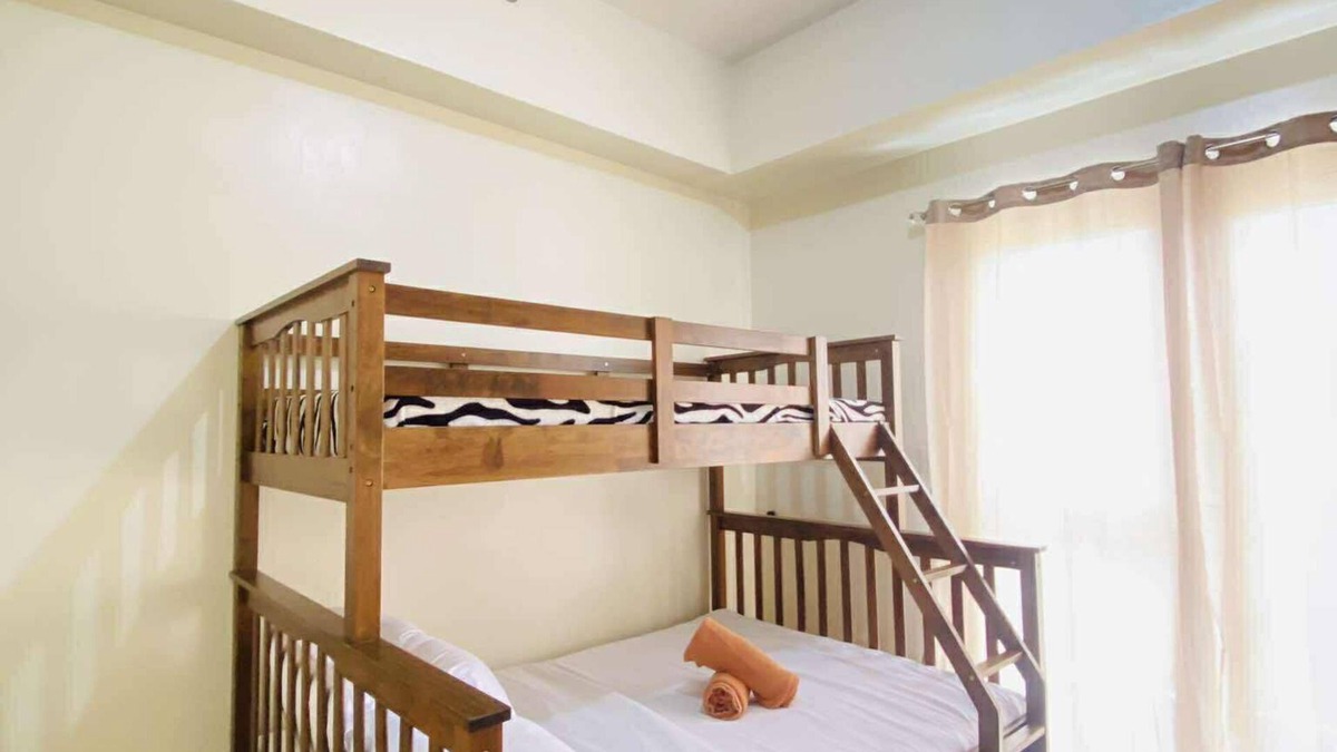 Iloilo Condo | Stylish Yet Budget-Friendly Iloilo Condo Stay with Pool