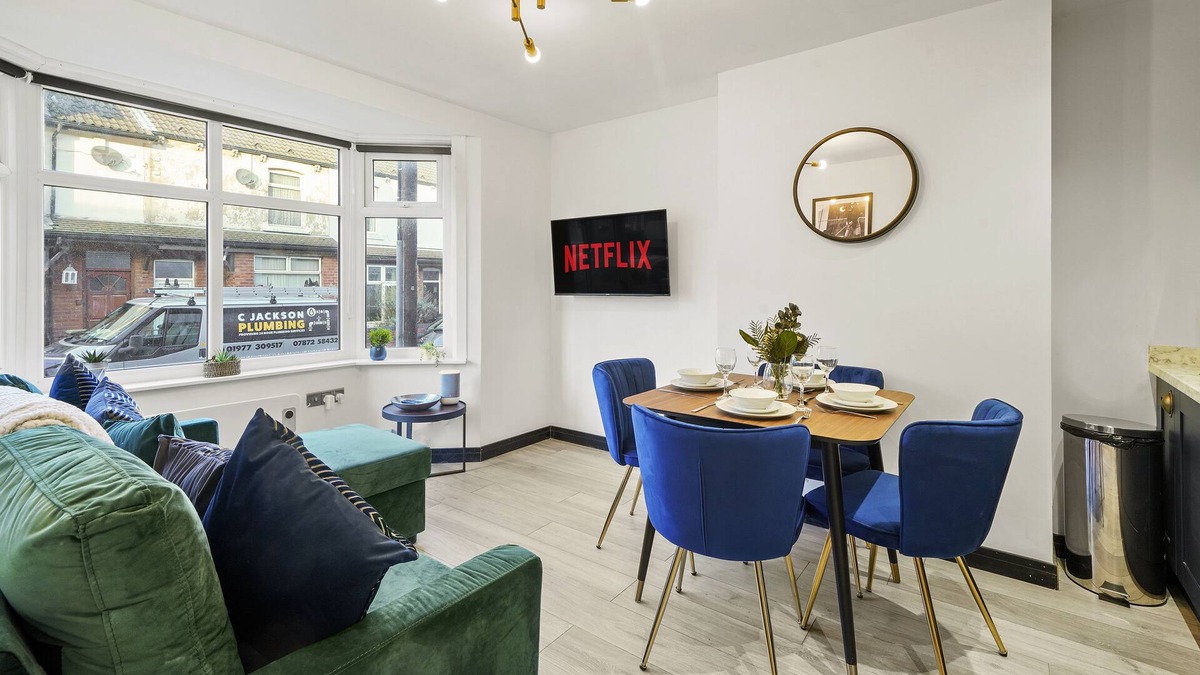 Castleford Apartment | Stylish Yorkshire Apartment - Sleeps 5
