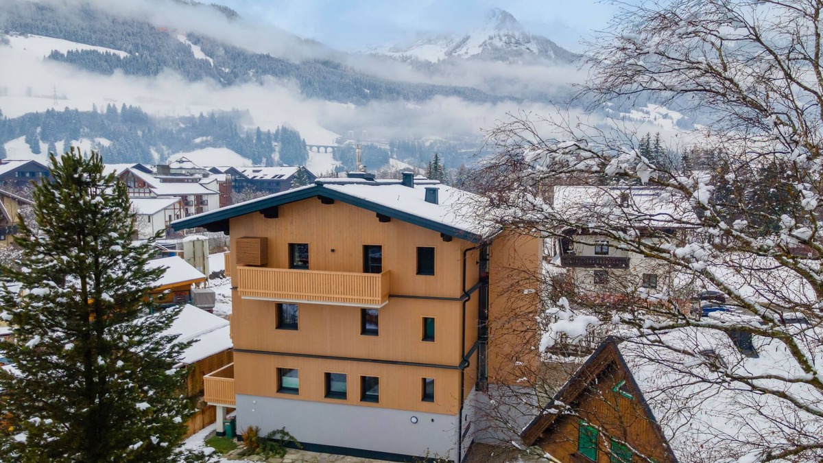 Bad Hofgastein Apartment | Stylishly furnished near city centre in quiet neighbourhood