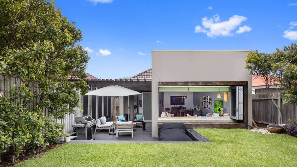 Maroubra House | Stylishly renovated 3BR characterful home with pool