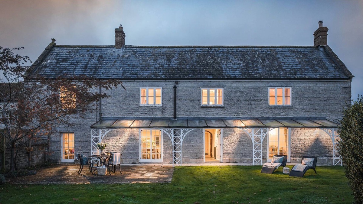 West Pennard Other | Stylishly renovated farmhouse with hot tub in rural Somerset