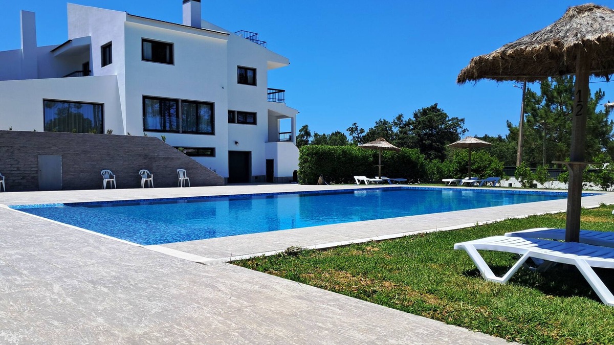 Castelo House | Suíte c/wc privado, sala e terraço na Casa das Vinhas em Sesimbra