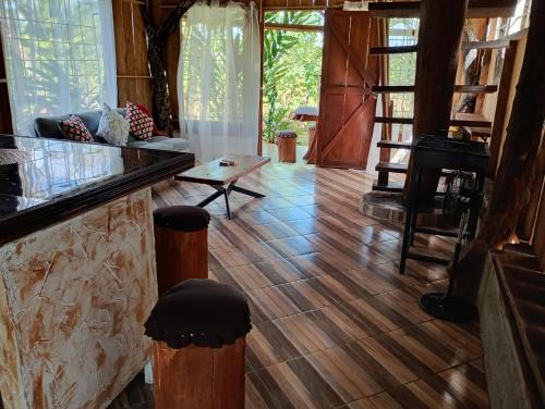 Katira House | su cabaña Río Celeste