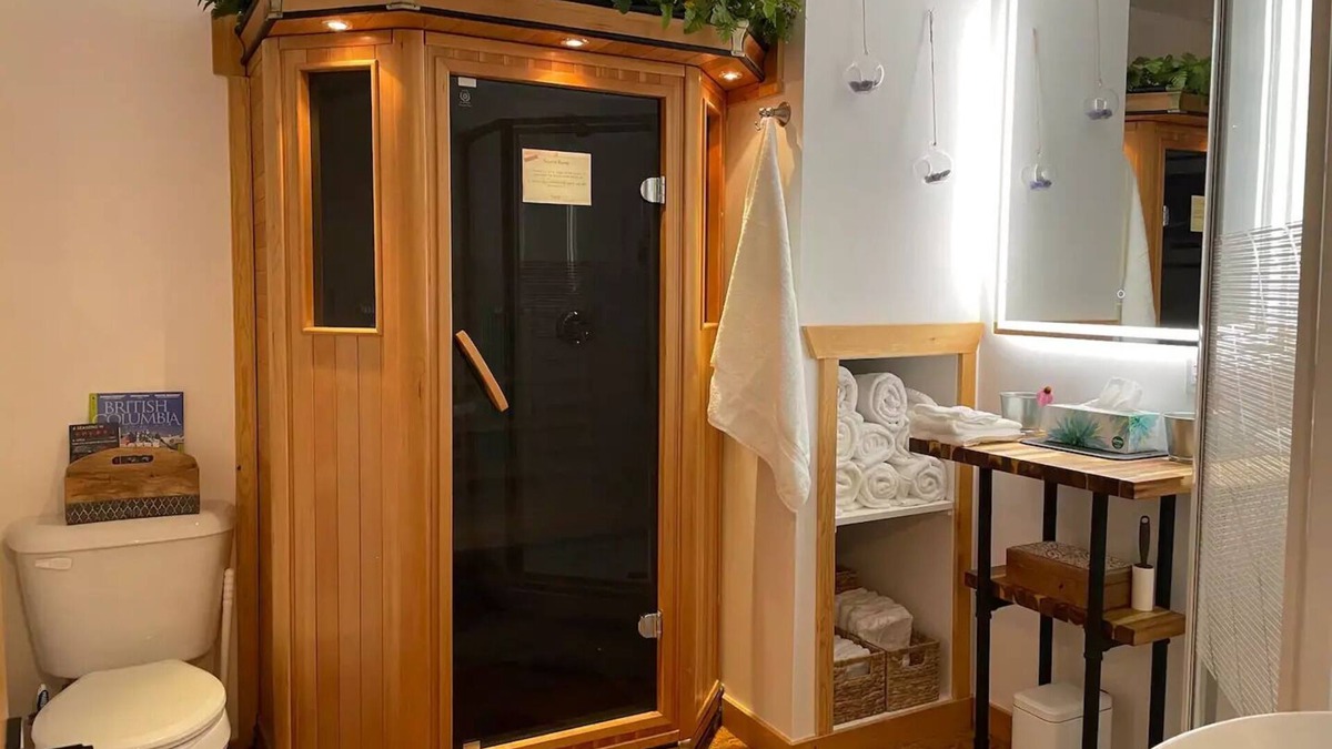 Salmo Apartment | Su Casa Suite with Sauna