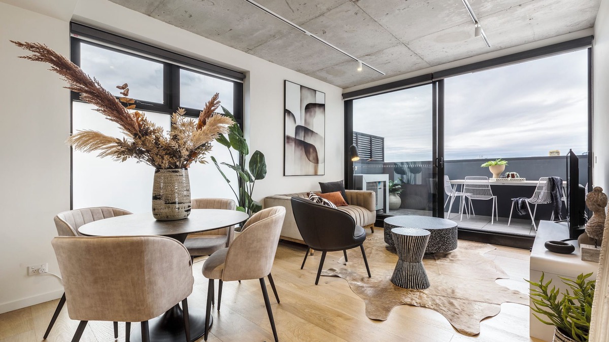 Prahran Apartment | Suave Condo in Trendy Prahran~Steps to Greville St