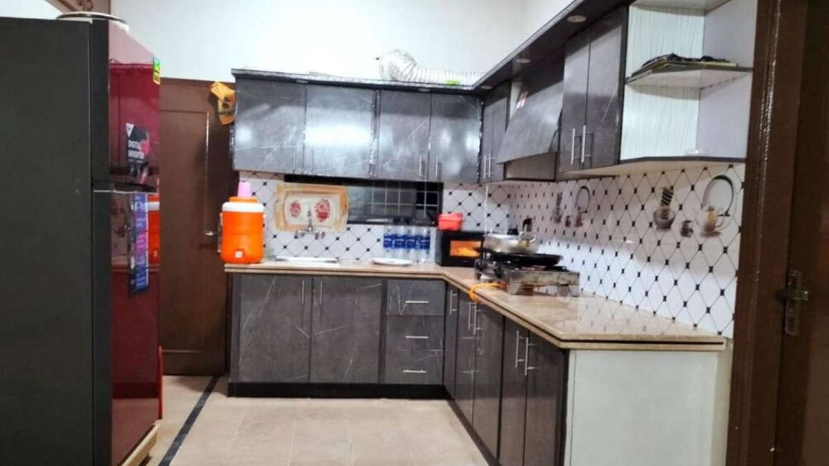 Gulshan-e-Iqbal House | Subhan Palace Guest House