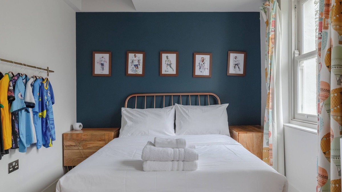 Victoria House | Sublime 4 BDR House Park Views London Fields