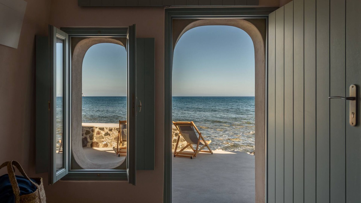 Akrotiri Villa | Sublime Villa & Caves