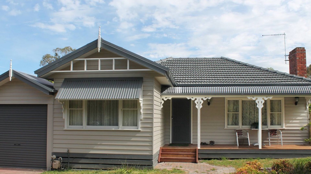 Ringwood House | Suburban charm & great location