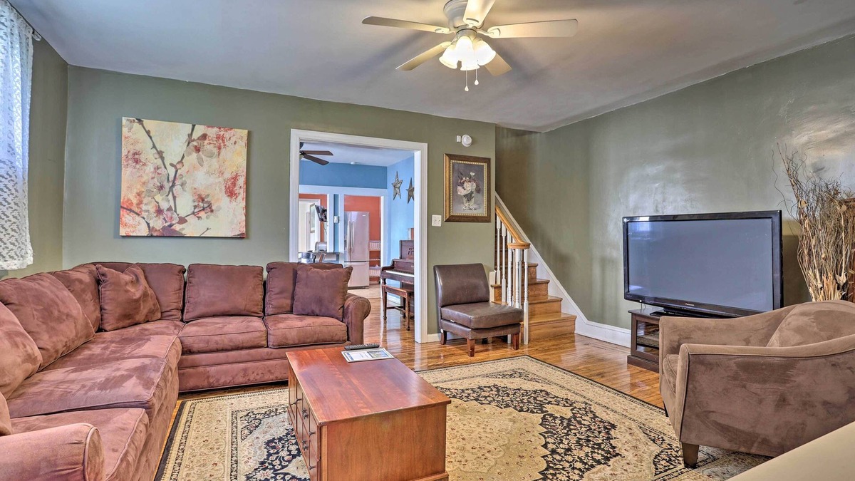 Lansdowne House | Suburban Home w/Backyard Patio < 7 Miles to Dtwn!