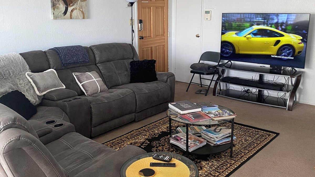 Westlake House | Suburban San Francisco Home 25 minutes for Downtown!