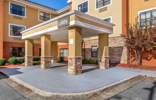 Columbus Hotel | Suburban Studios Columbus Bradley Park