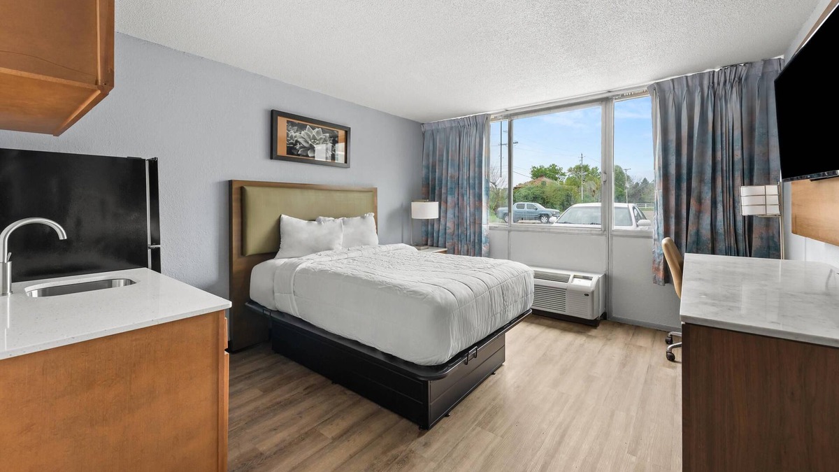 Fairborn Hotel | Suburban Studios Fairborn - Dayton