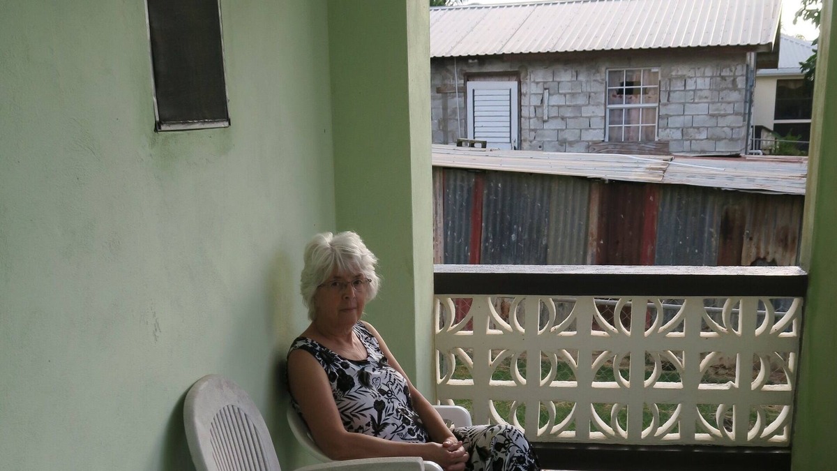 Kendal House | Sue' Apt. Ideal country setting for a relaxing vacation from all the hustle .