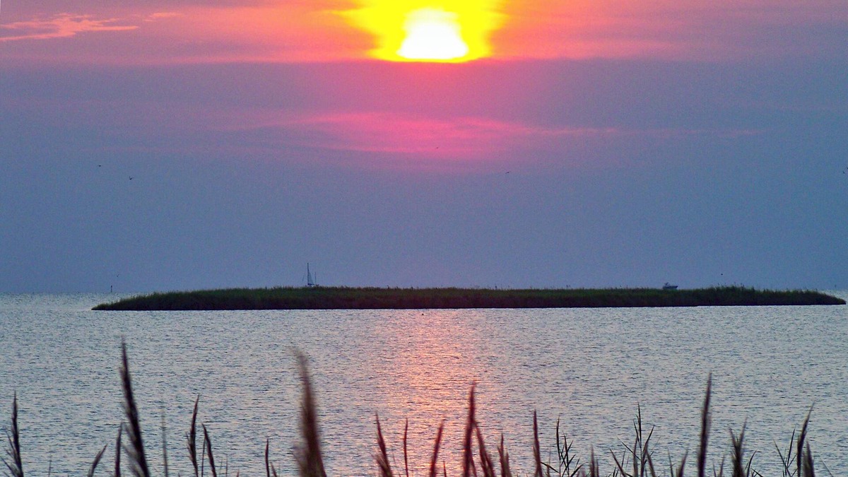 Nags Head Condo | Sugar Creek Condo on the Sound!