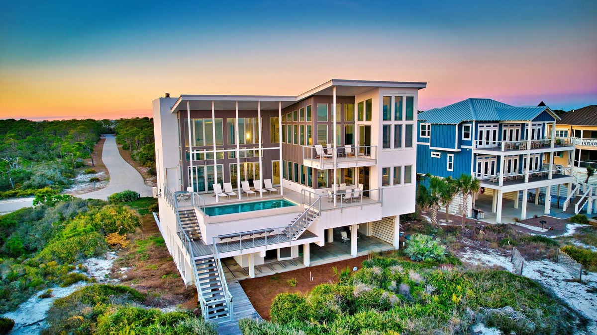 Plantation House | Sugar Sands Sanctuary: Gorgeous Beachfront Home, Infinity Pool, 5 Masters